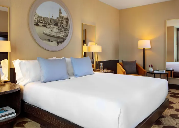 Hotel The Royal Sonesta River North