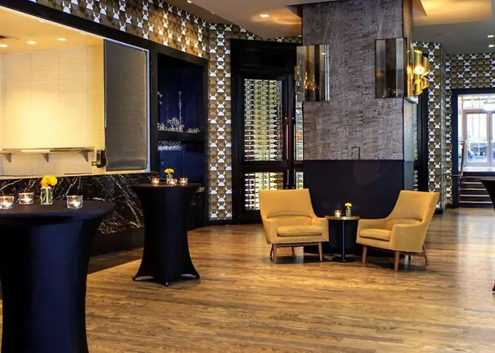 The Royal Sonesta River North Hotel 4*