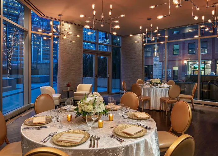 Hotel The Royal Sonesta River North