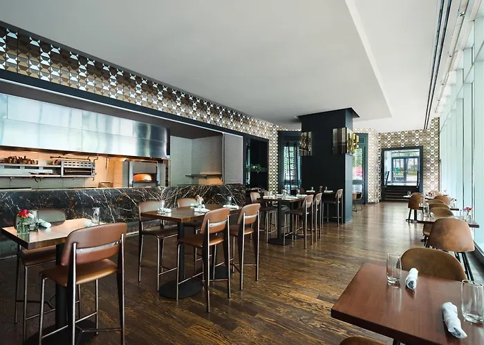 The Royal Sonesta River North Hotel 4*