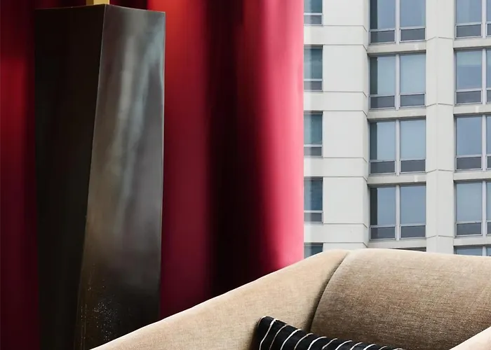 The Royal Sonesta River North 4* Chicago