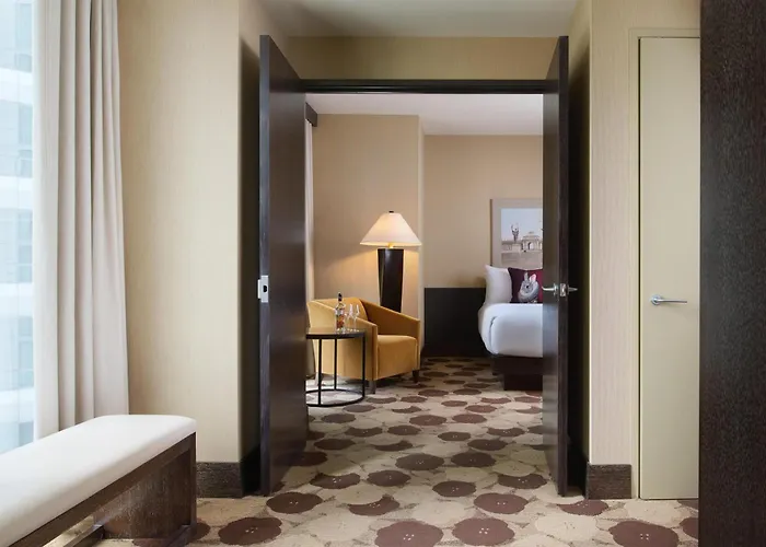 Hotel The Royal Sonesta River North 4*