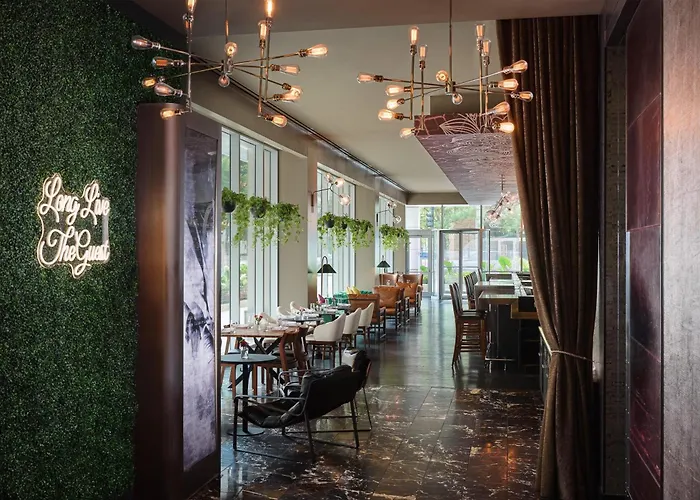 The Royal Sonesta River North 4*